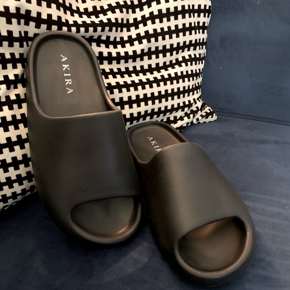 Brand New Yeezy-inspired slides